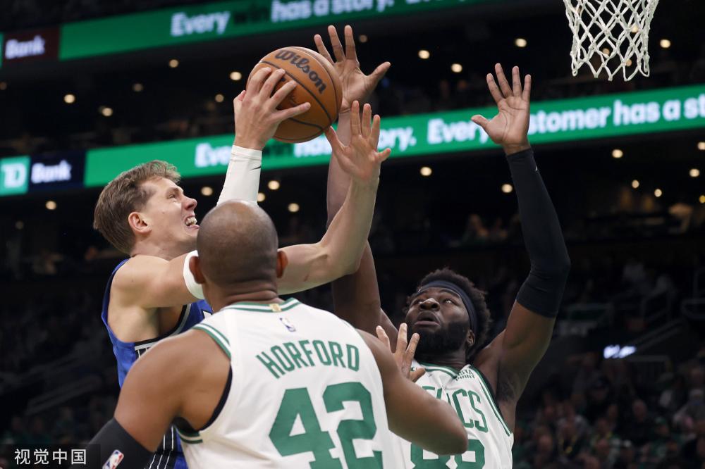 球运动员来 球运动员来