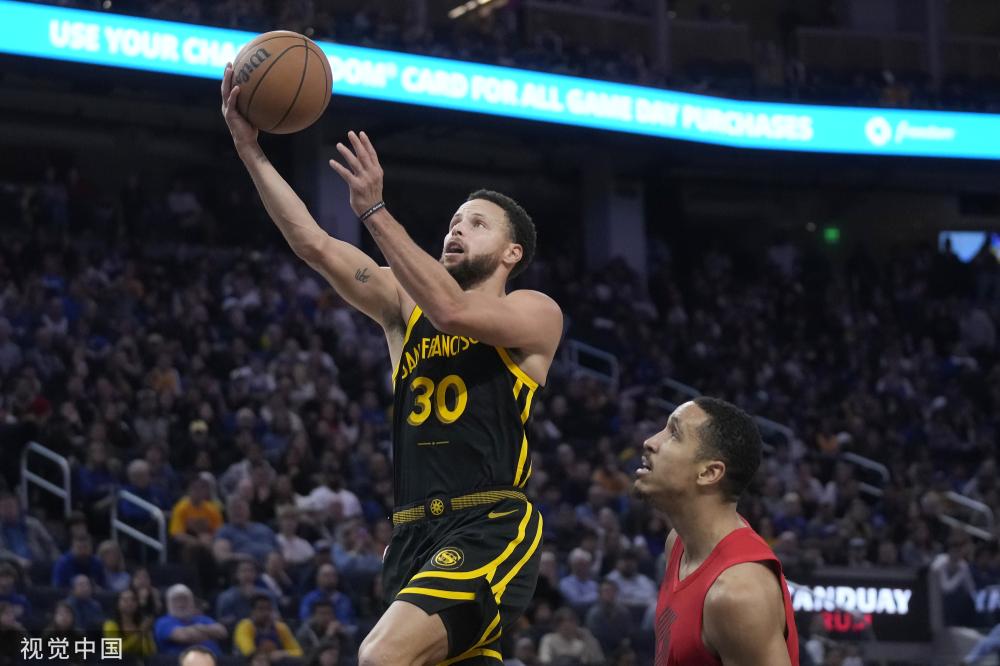 尤其是在他 尤其是在他